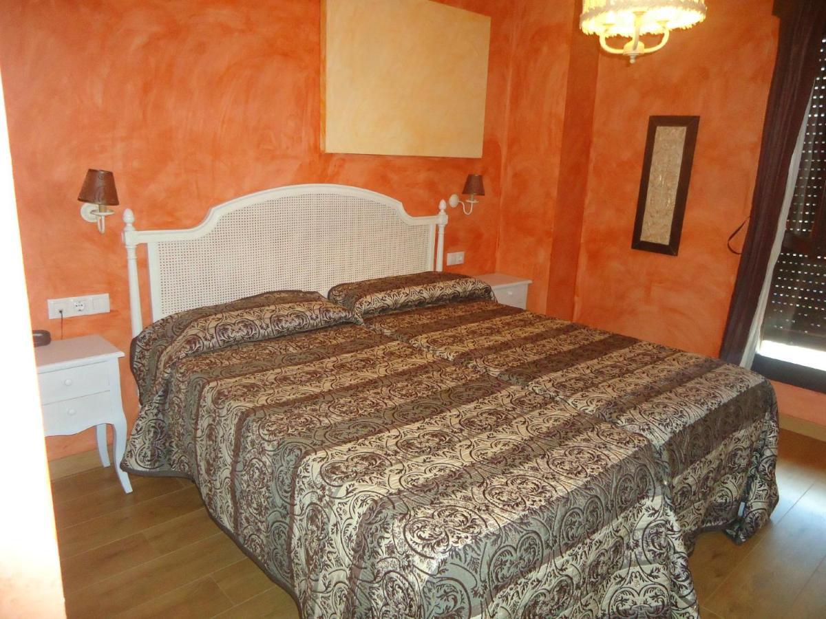 Hotel Plaza Teverga La Plaza Extérieur photo