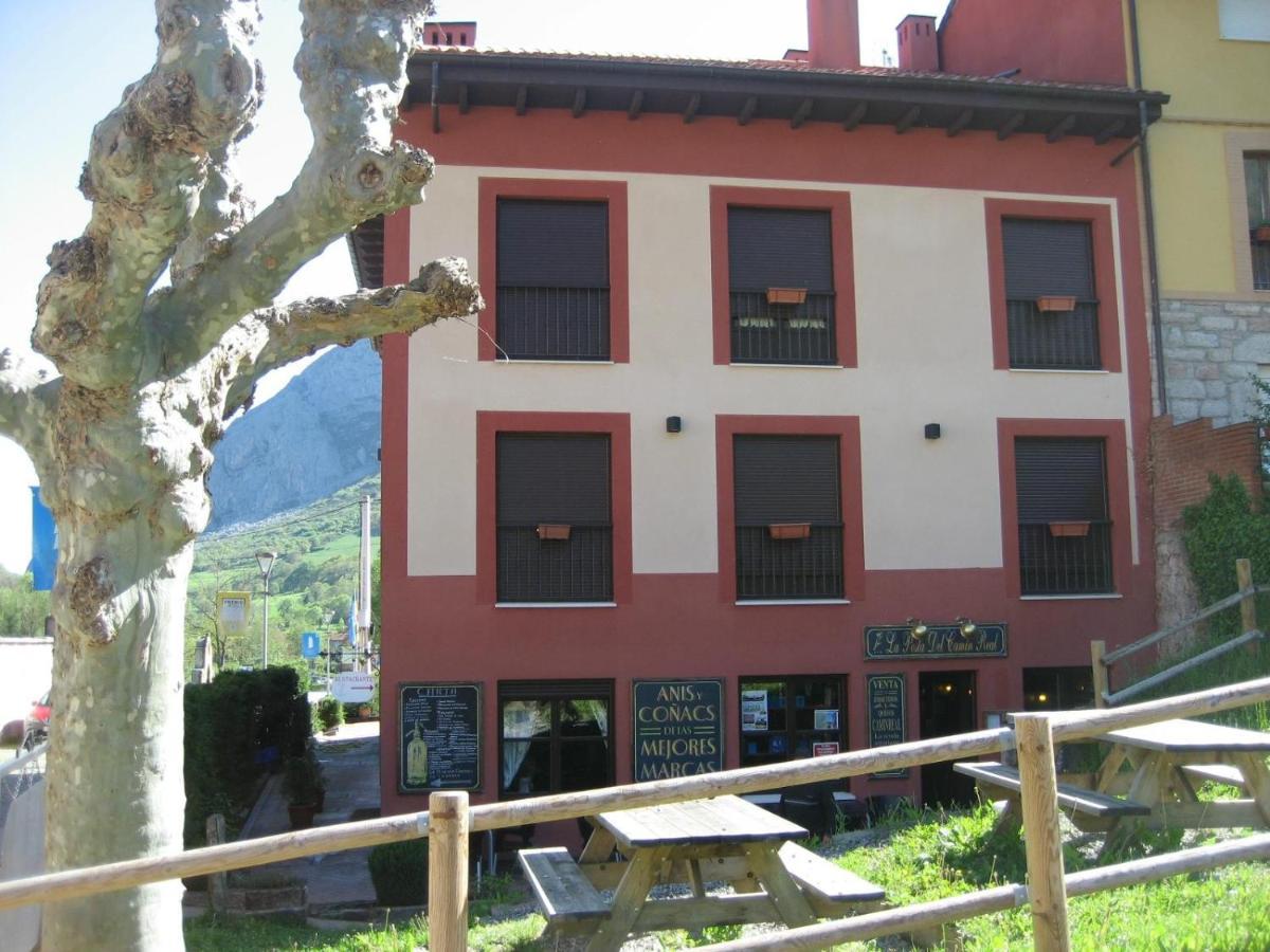 Hotel Plaza Teverga La Plaza Extérieur photo